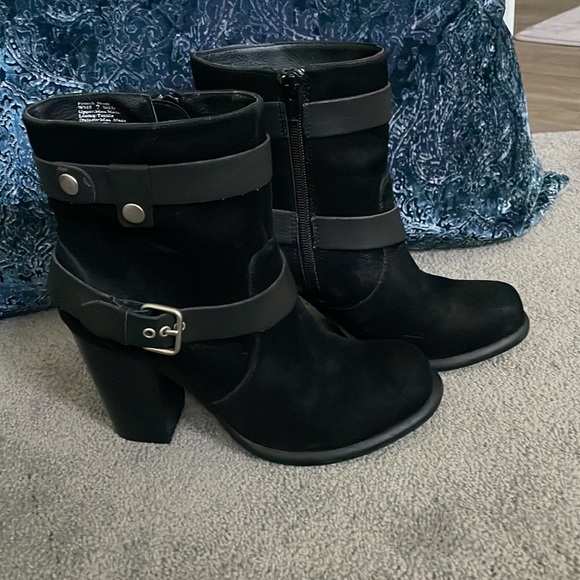 NWOT FRENCH PRESS BOOTIE IN BLACK 7M - Picture 4 of 5